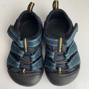 Blue Toddler Keens size 6